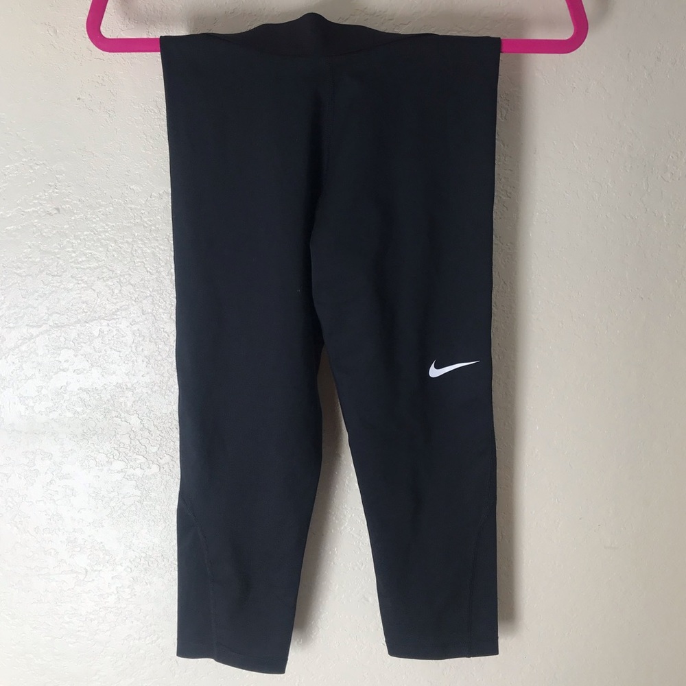 Nike Pro black Capri leggings